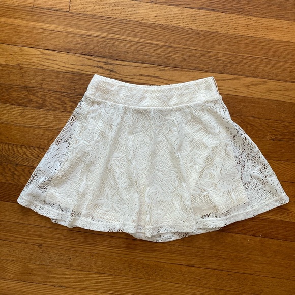 Charlotte Russe Dresses & Skirts - White lace mini skirt